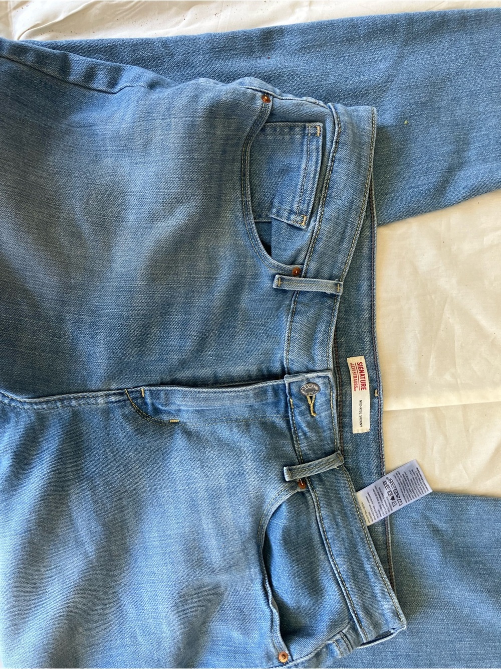 Levi Strauss Signature Women's Modern Mid-rise Skinny Jeans-light wash blue - Picture 6 of 11